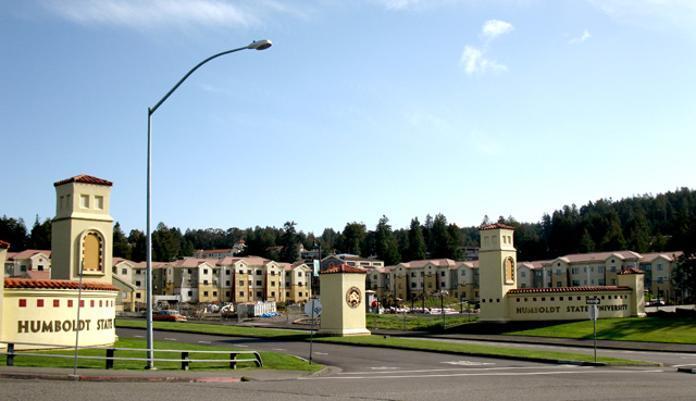  p>洪堡州立大学(humboldt state university,简称hsu)建校于1913年