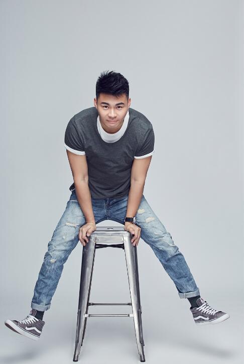  p>王冠淇(david king),原名王笑,1981年8月9日