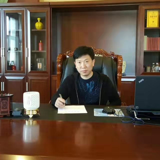 data-lemmaid="525795">仁怀市 /a>茅台镇人,中国首届酱香酒酿酒大师