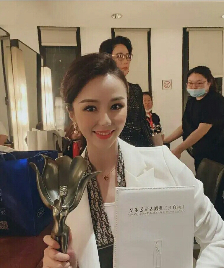  p data-id="gnaumt90x5">赵悦,女,青年扬剧演员.