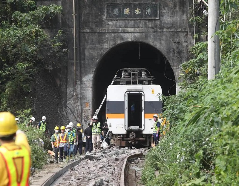 4·2台湾列车出轨事件