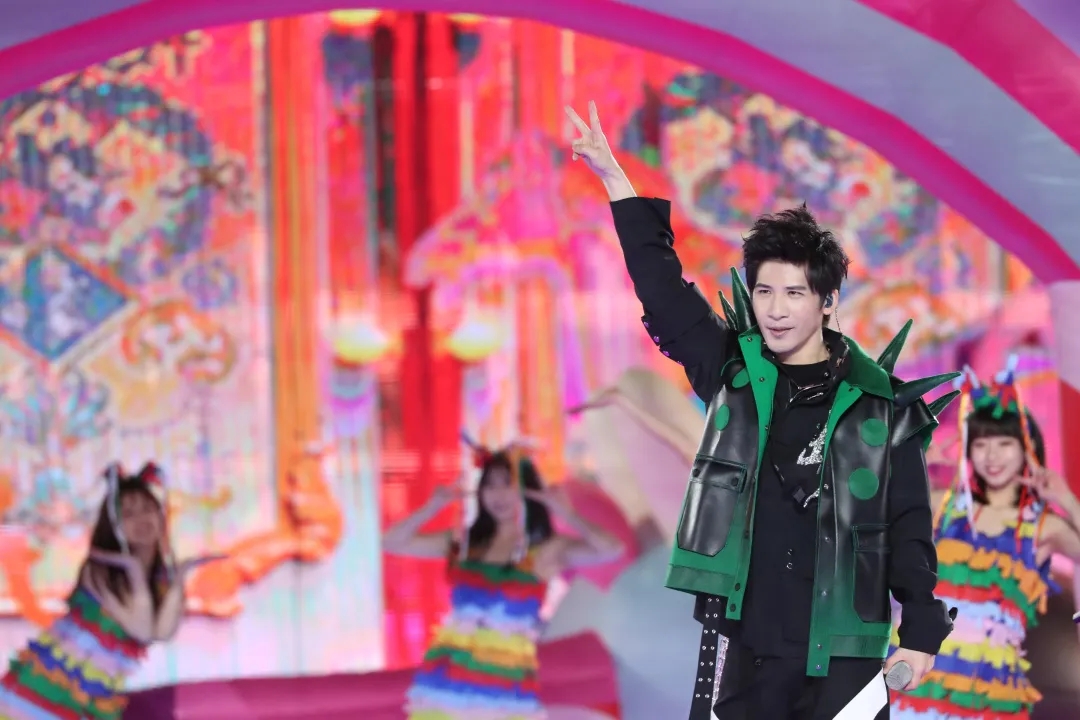  p>《2020-2021湖南卫视跨年演唱会》是湖南卫视推出的晚会.