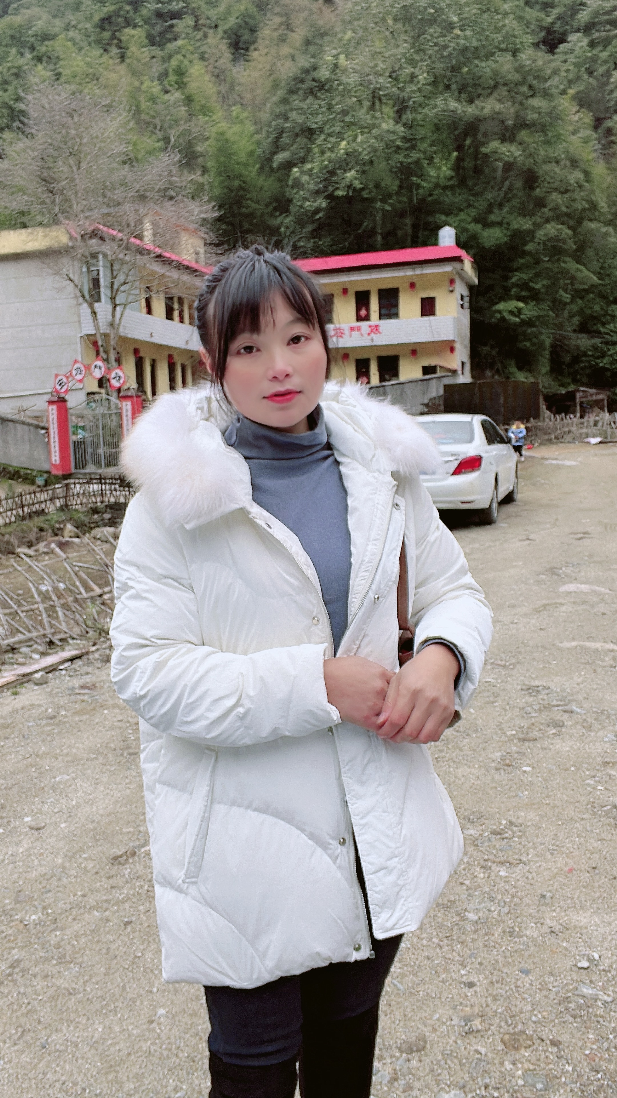 土生土长的客家妹子,闲暇之余,还会在短视频平台推广自拍的搞笑视频