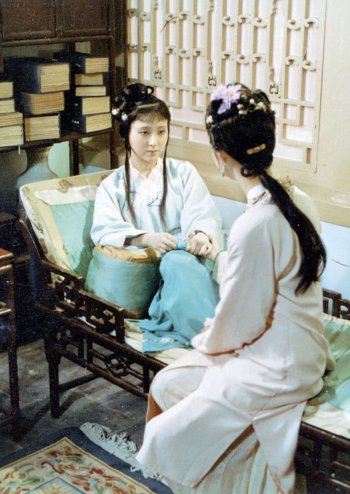 《红楼梦》里，薛宝钗说她哥哥薛蟠相中了黛玉，黛玉是什么反应？_百科TA说
