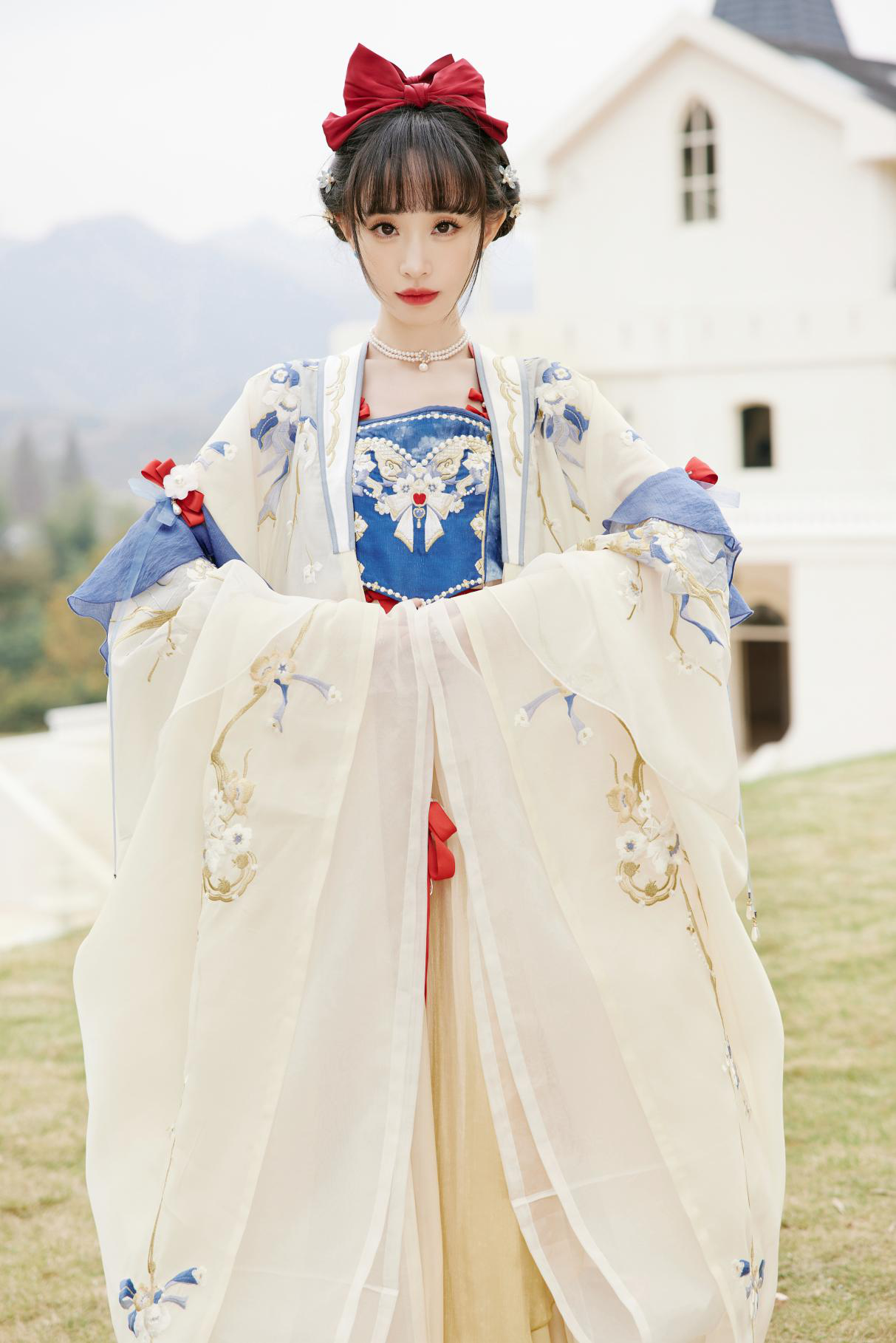 作为中国浪漫新汉服品牌,十三余品牌创立