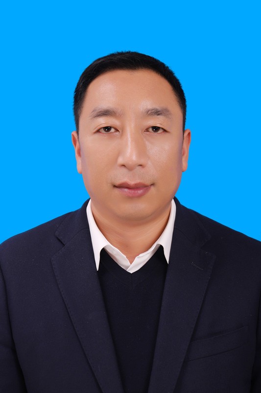 杨小龙