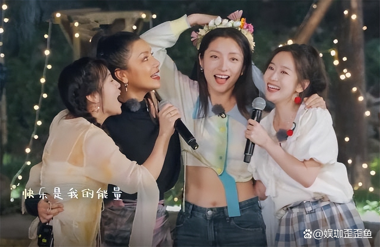 “快女”潘辰官宣结婚，与圈外丈夫浪漫婚纱照曝光，甜蜜秀婚戒_百科TA说