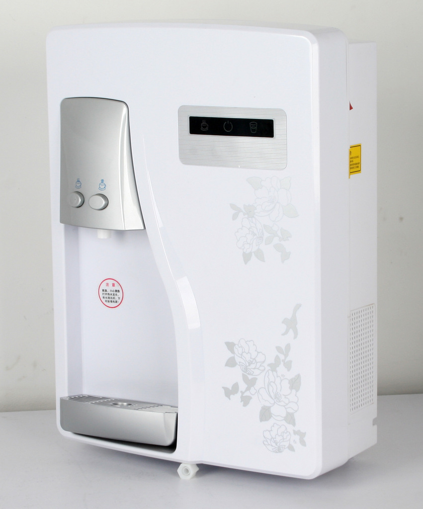 壁挂式电解水机