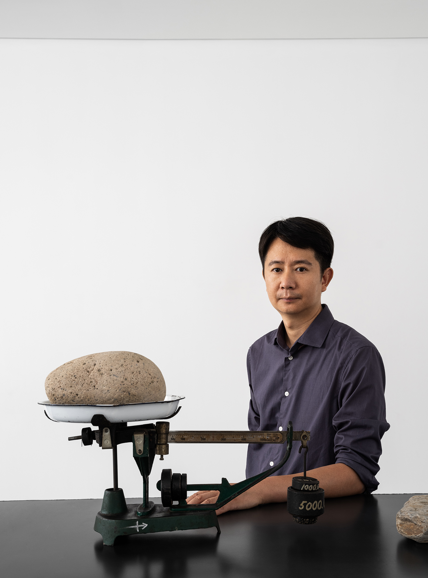  p data-id="gnaz5k87rp">艺术家李钢,1986年生于 a target="_blank"