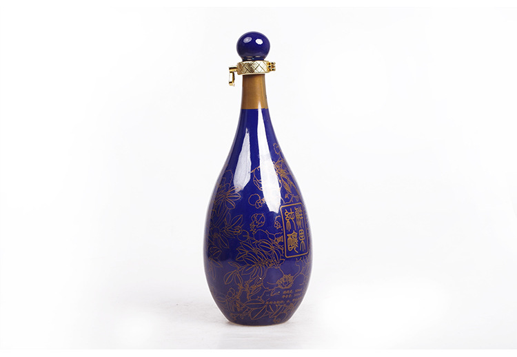  p>金樱酒是一种野生果酒,以金樱子果为原料,经特种工艺酿制而成. /p>