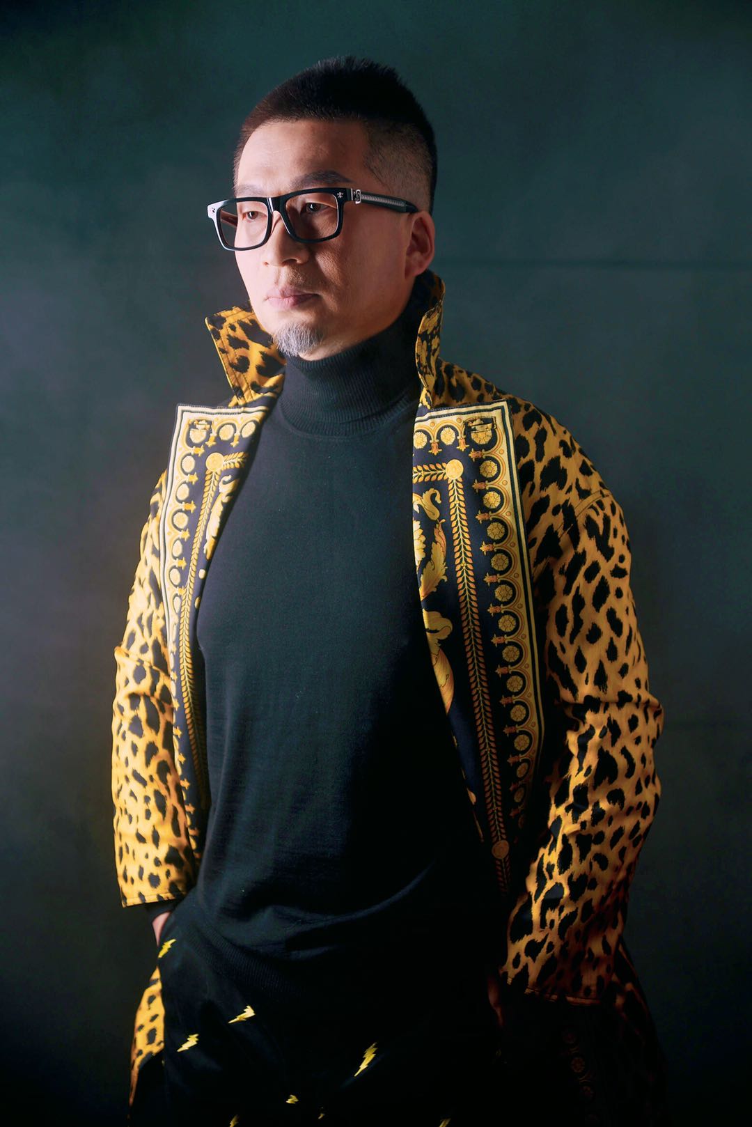  p data-id="go6j5z1cr6">老猫,本名刘原龙,中国内地作曲人, a target