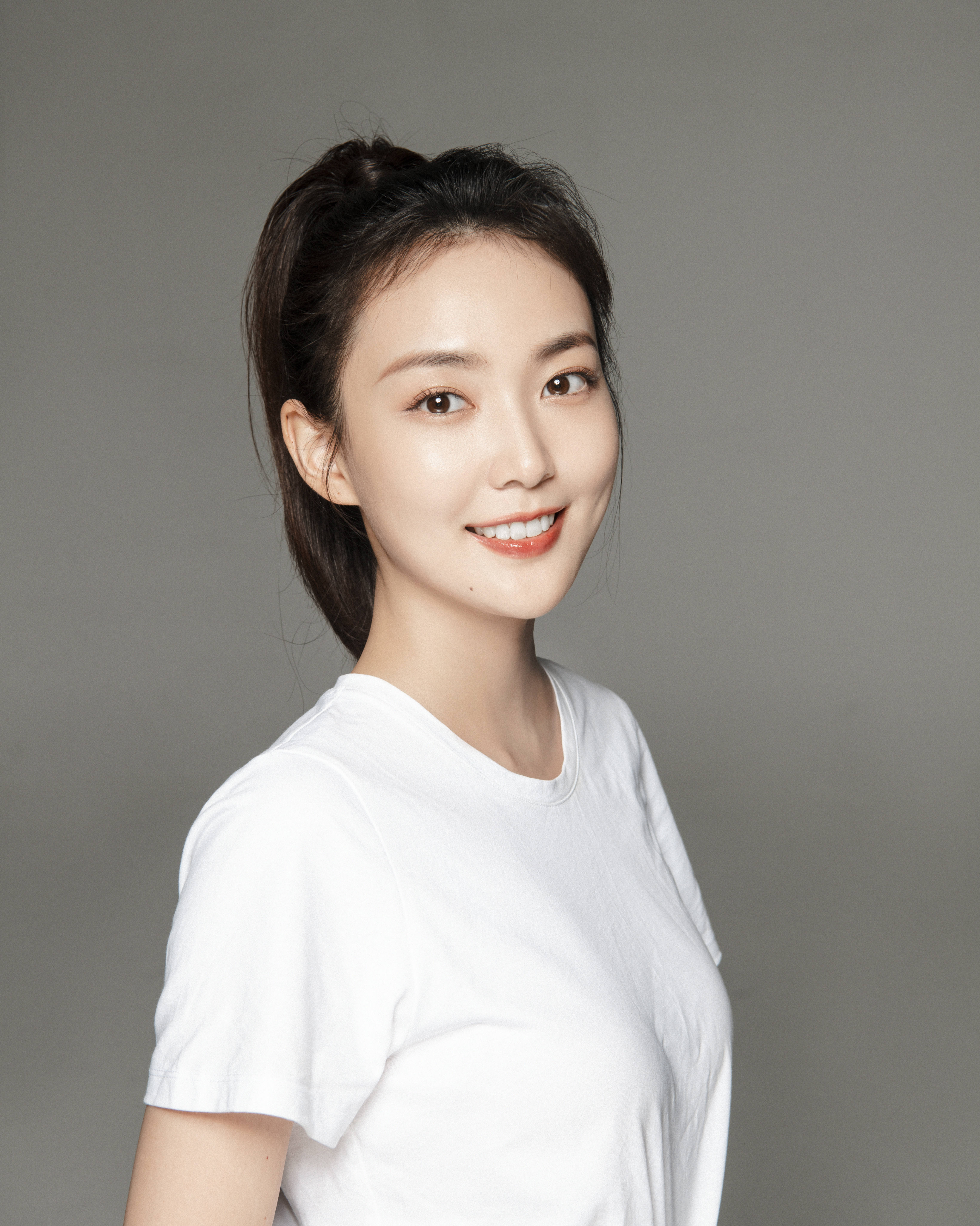  p>张奕,演员,参演电视剧《 a target="_blank" href="/item/我家徒弟