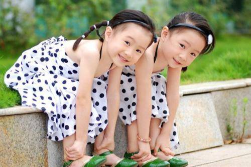孪生子_百度百科