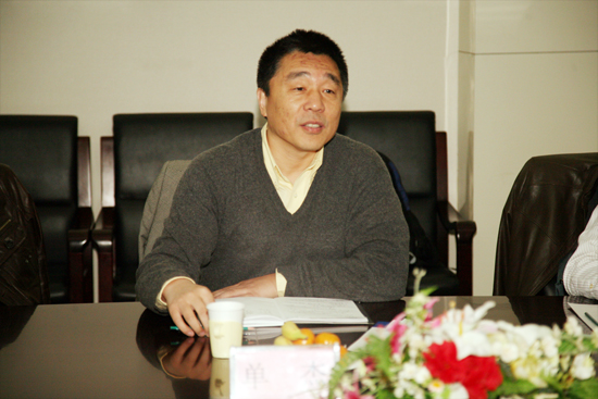  p>单杰彬, 高级讲师.男,1935年出生,山东利津人.中共党员.