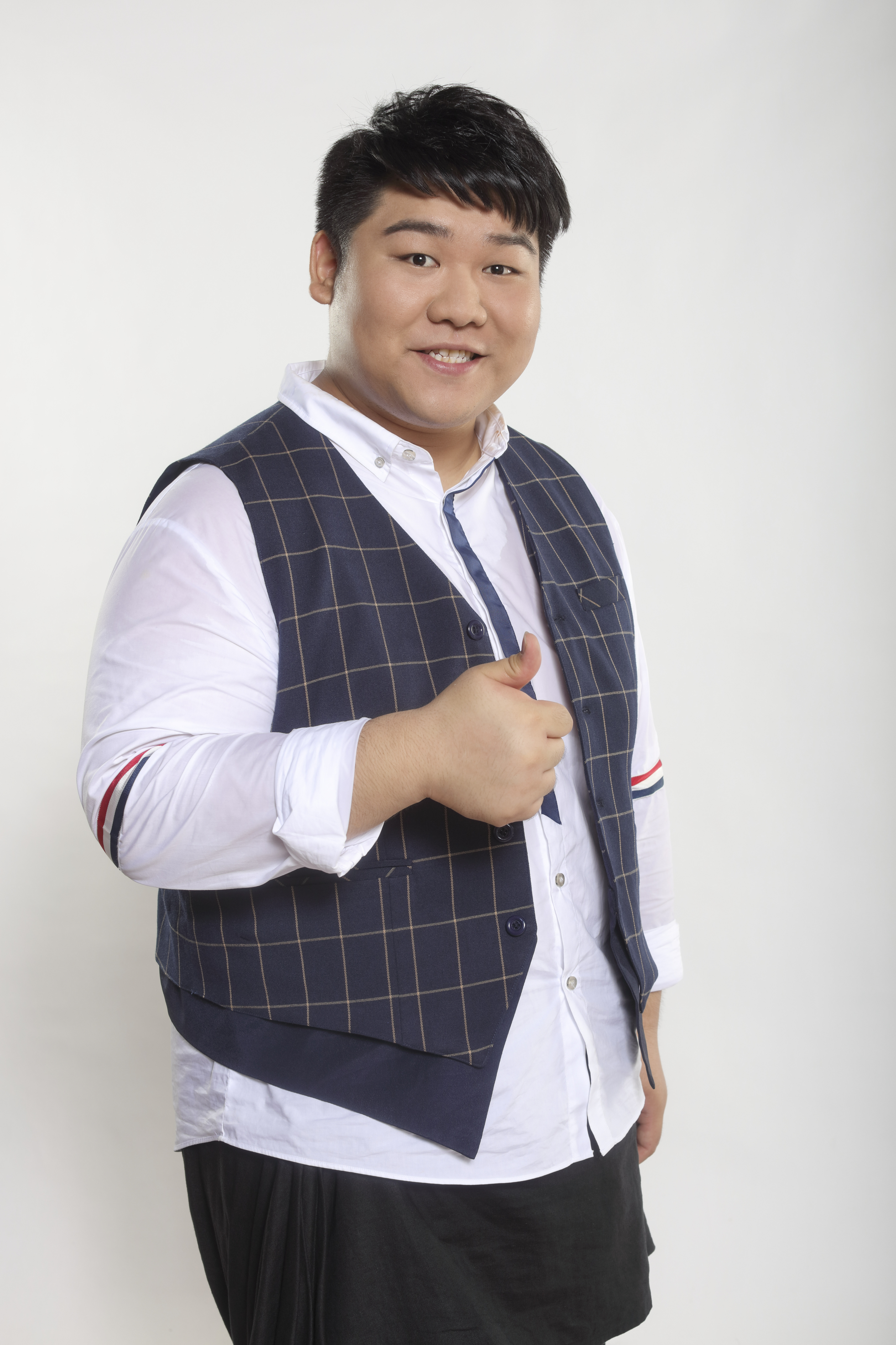 (leon kyson lee),1994年2月3日出生于澳大利亚,澳大利亚籍华裔男歌手