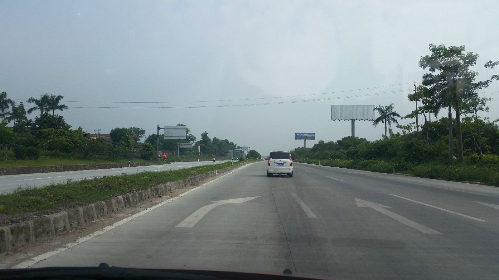  p>三江—北海高速公路,简称三北高速,是 a target="_blank" href="