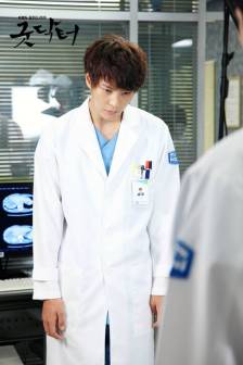 《good doctor》中饰演朴施温