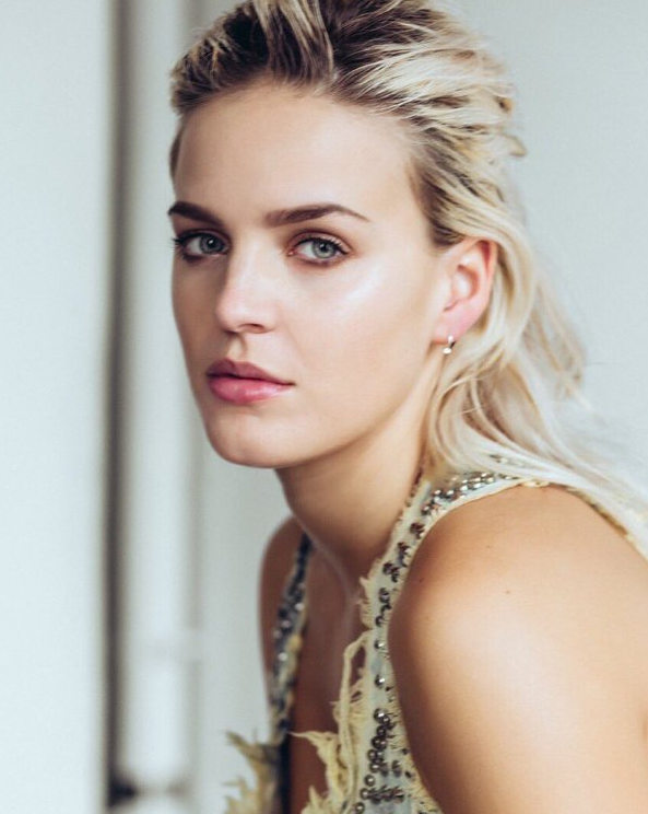  p>阿内-玛丽(anne-marie),1991年4月7日出生于英国埃塞克斯郡,英国