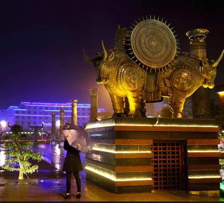  p> a target="_blank" href="/item/贞丰">贞丰 /a>市"丰茂广场"位于