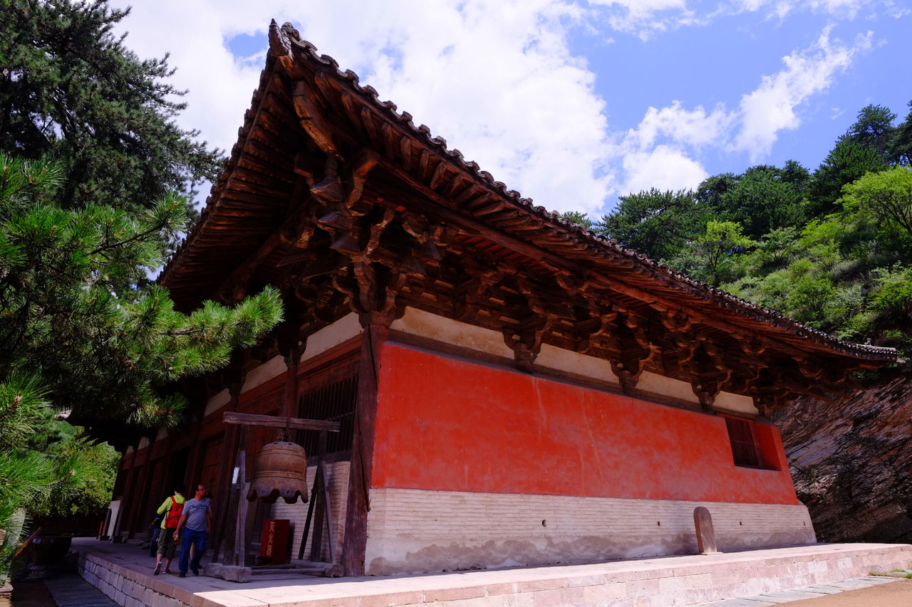  p>佛光寺,位于佳木斯市水源山东北面,座南朝北,是黑龙江佛教寺院