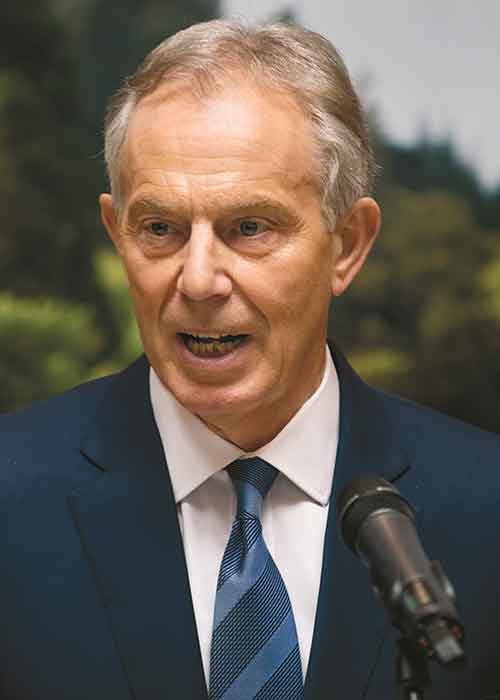 blair,1953年5月6日-),香港译作贝理雅,台湾译作东尼·布莱尔,英国