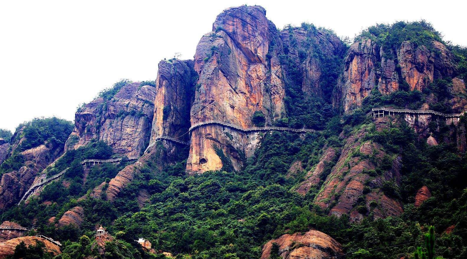 > b>石牛寨旅游区(国家级aaaa级景区) /b>位于湘,鄂,赣边界的湖南省 a