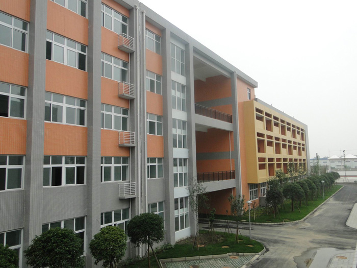  p>双流县西航港第二中学,坐落在牧马山下,江安河畔,现属 a href="#"