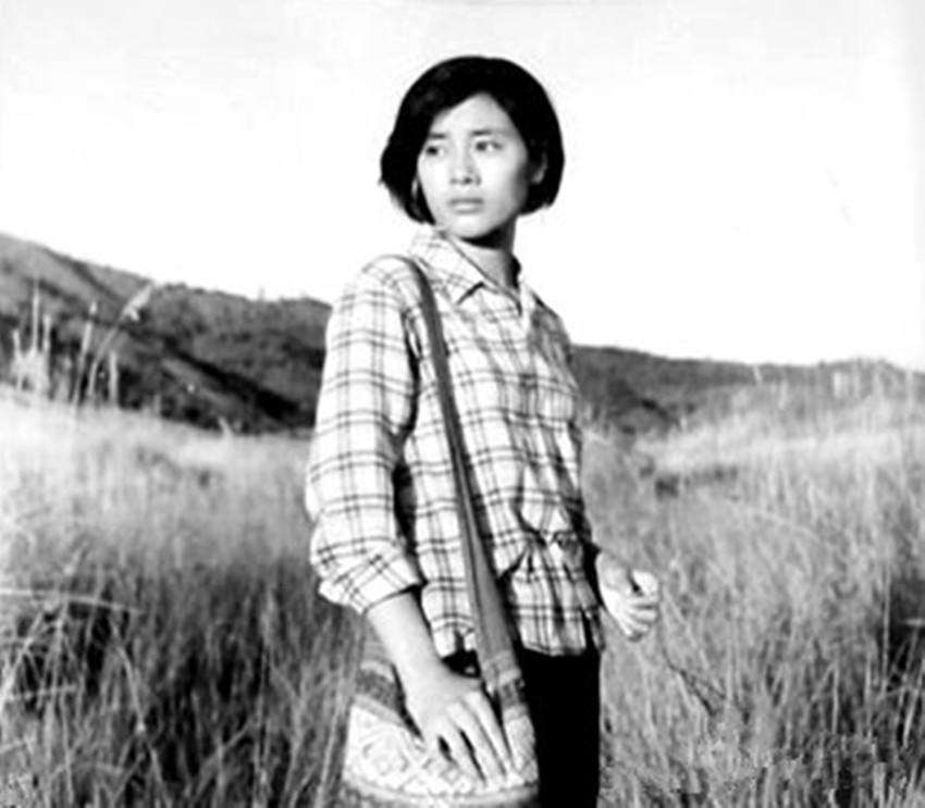  p>《青春祭》是由北京电影学院青年电影制片厂出品的剧情片,由 a