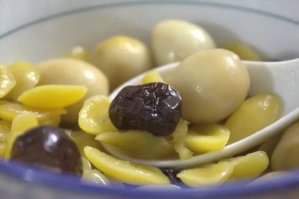  p>白果蛋是热菜菜谱之一,以白果,鸡蛋为制作主料. /p>