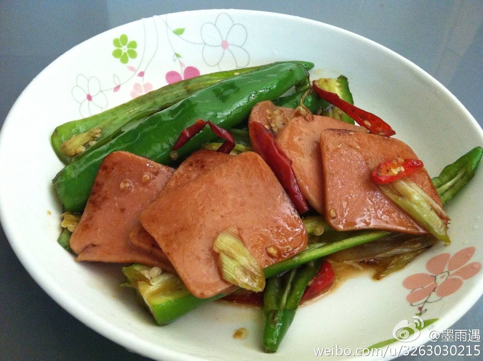 青椒爆炒香肠片