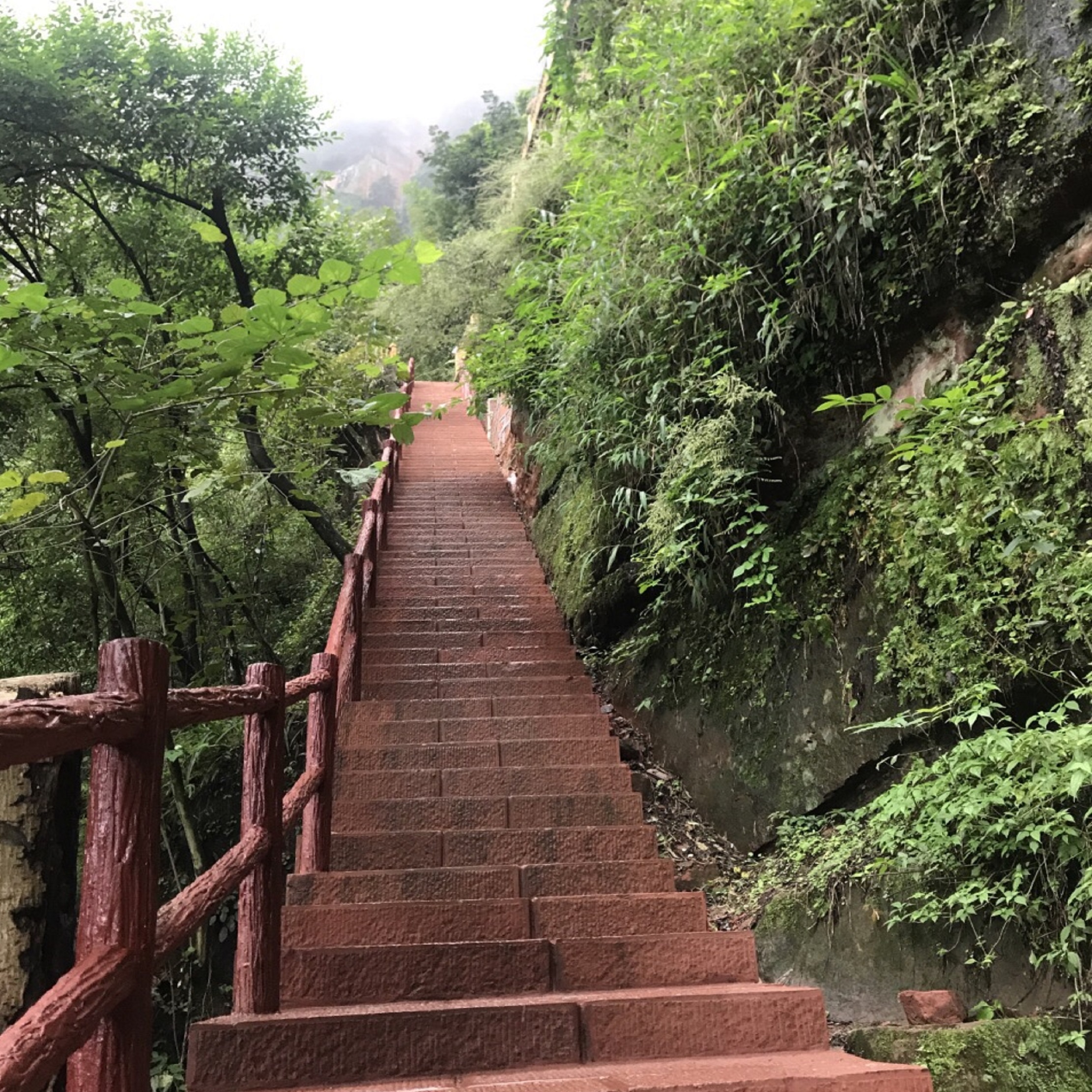 区 /a>·佛光岩景区(原名 a target="_blank" href="/item/五柱峰景