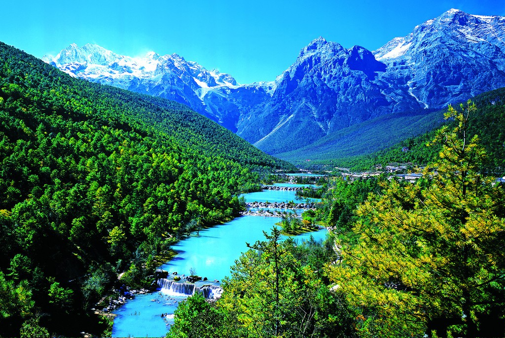 就可进入蓝月谷,所以买不买冰川公园索道,只需进入景区,就可到蓝月谷