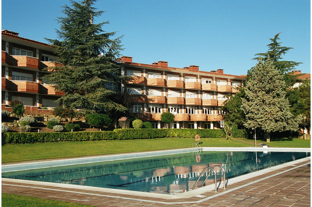  p>eada商学院是西班牙四大商学院之一.