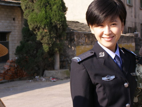  p>《现场铁证》是由 a target="_blank" href="/item/闫宇彤/9485968