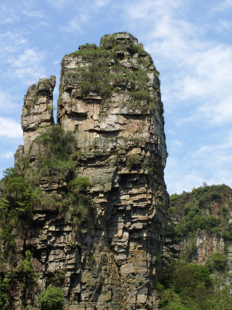  p>广东大峡谷位于广东省韶关市 a target="_blank" href="/item/乳源