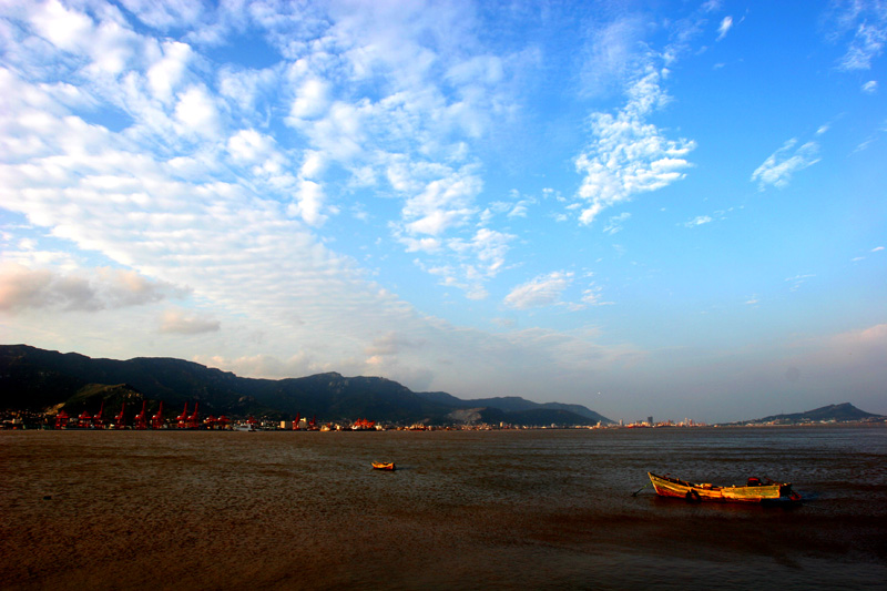  p data-id="gnx7651bs5">碧海浴场位于乐亭滨海旅游区东部,距县城25