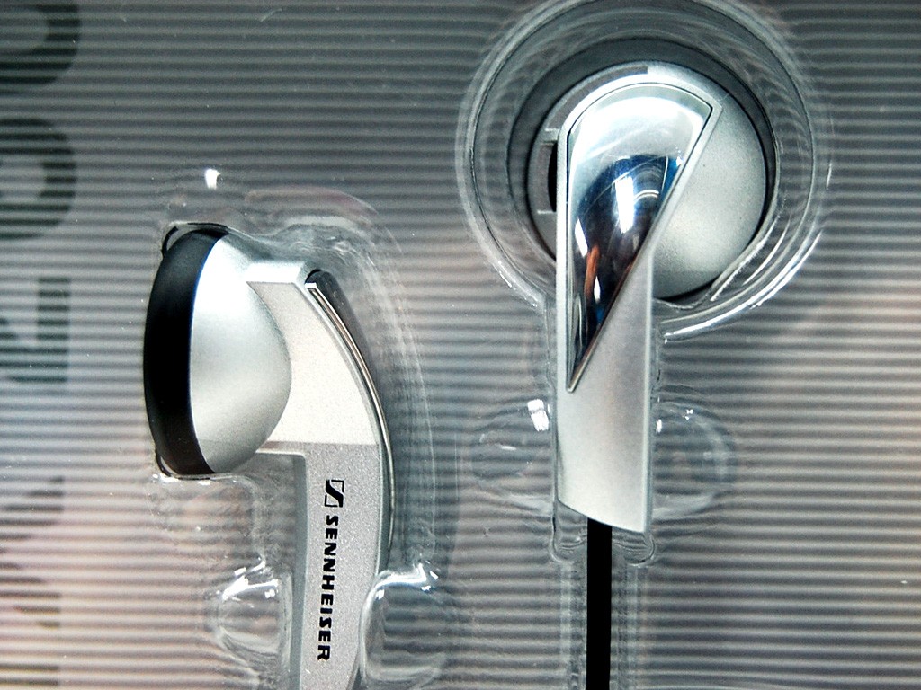  p data-id="gn7abw2bo3">作为mx400的替代产品,mx260继承了森海塞尔