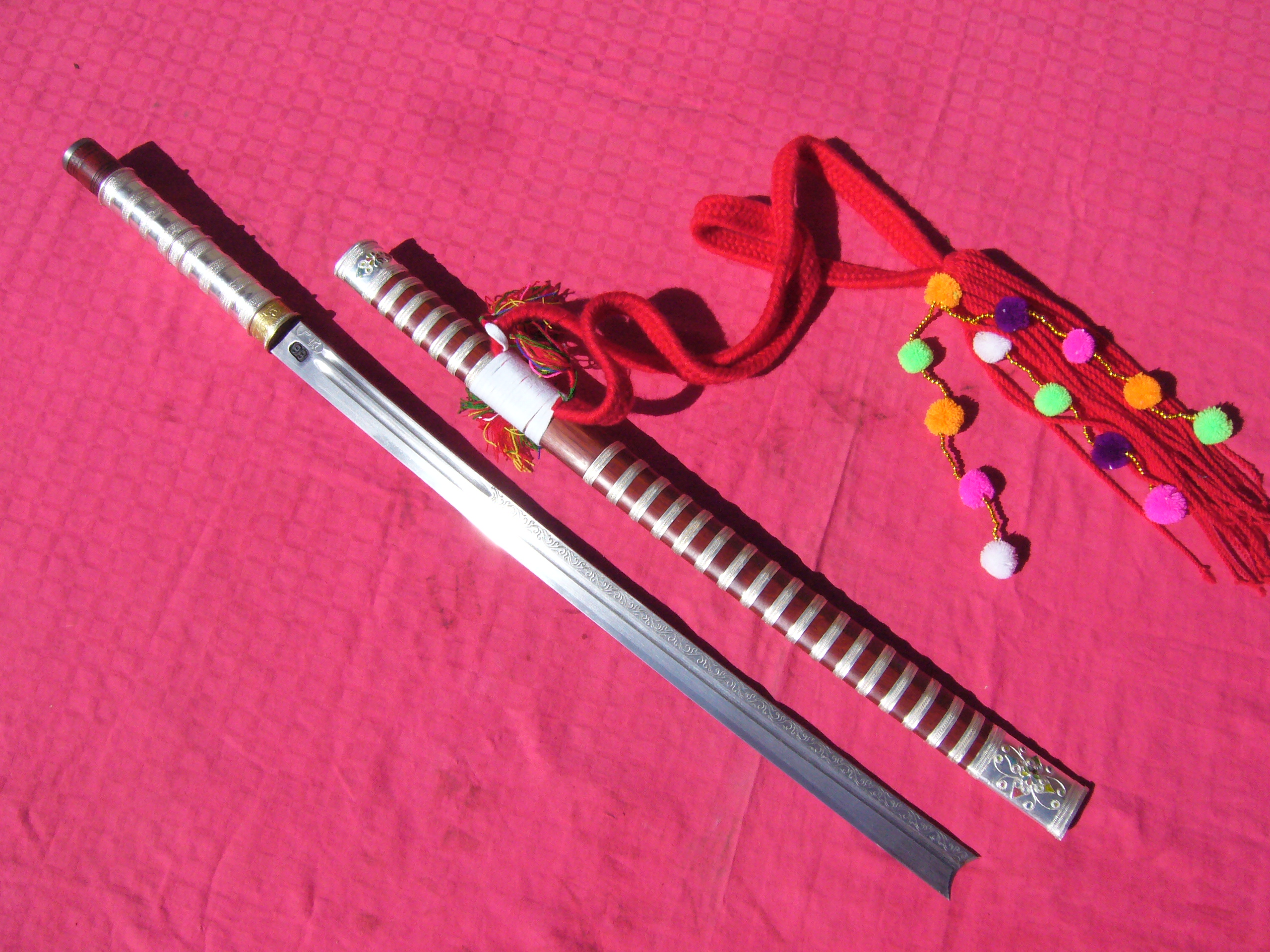 叫阿昌刀,它是因产于 a target="_blank" href="/item/阿昌族/150510"