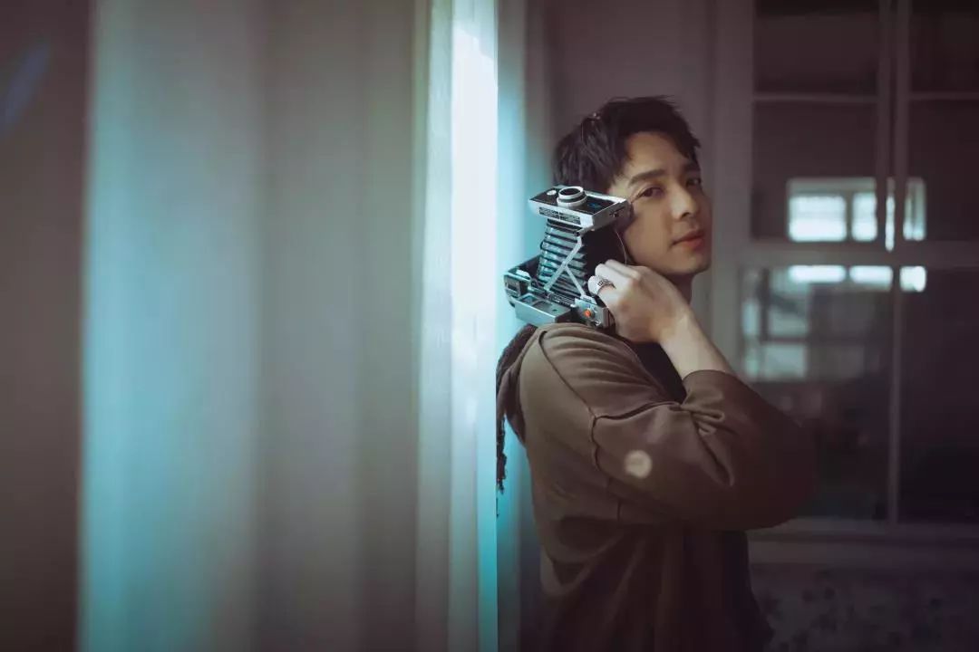 刘智扬：做人如种树，左肩是责任右肩是信念_百科TA说