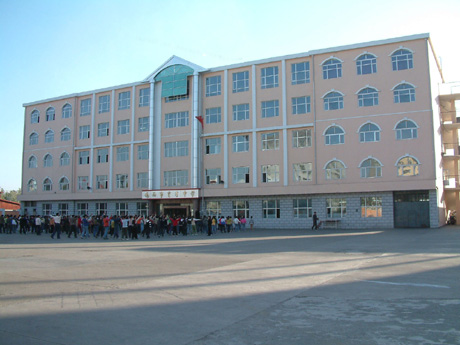  p>鸡西市育才中学始建于1993年,是秉承"为民生谋教育,为学生求发展"