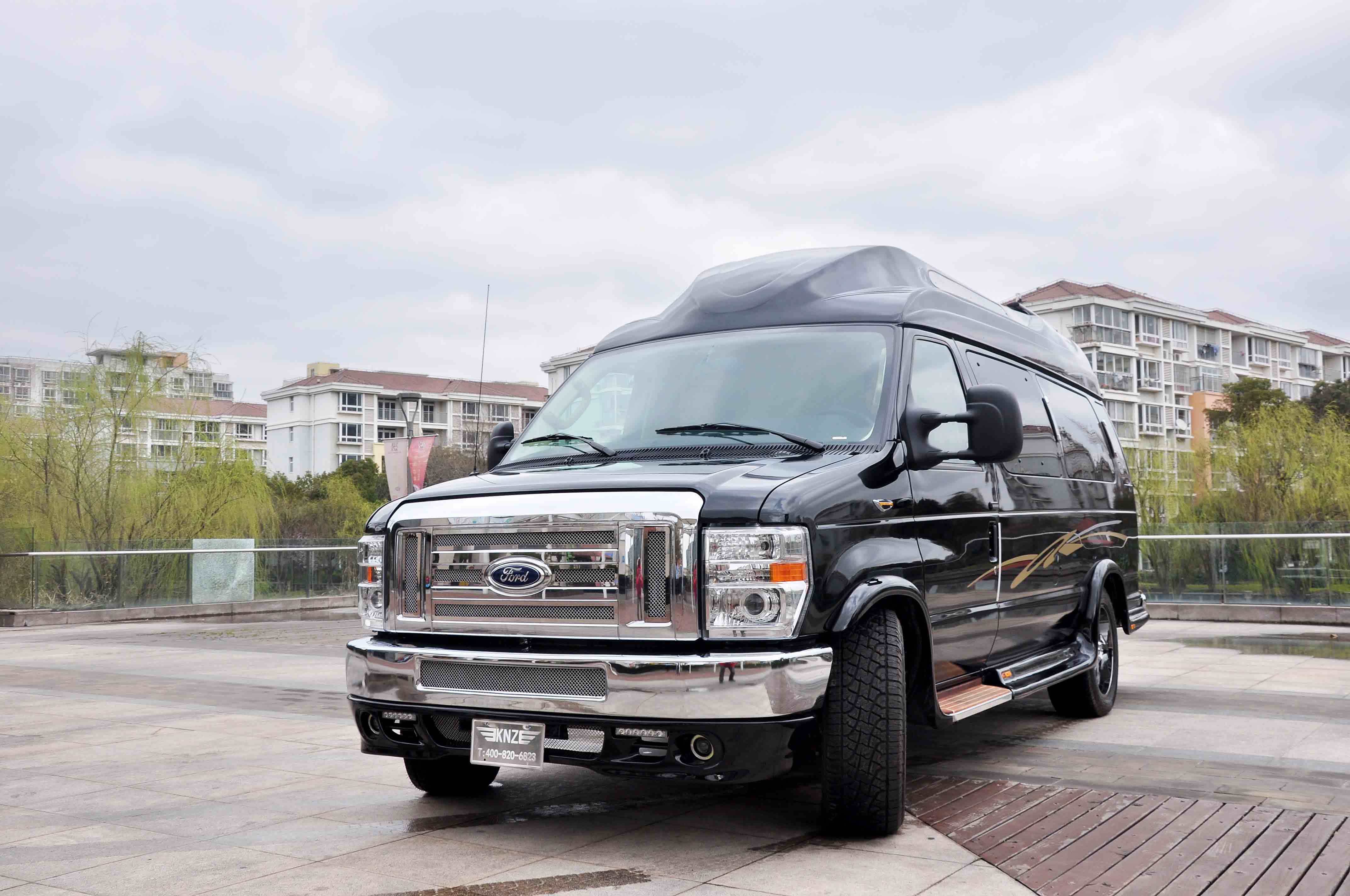  p>福特e350是一款大尺寸豪华 a target="_blank" href="/item/房车