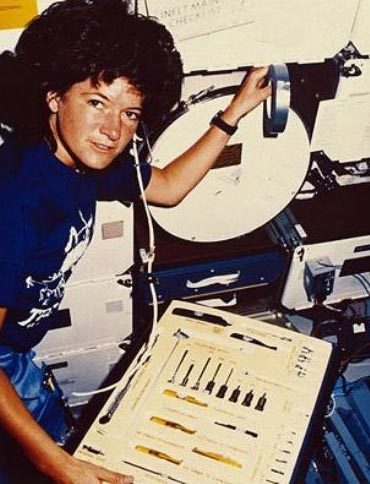  p>萨莉·赖德(sally  ride,1951年5月26日—2012年7月23日),是美国