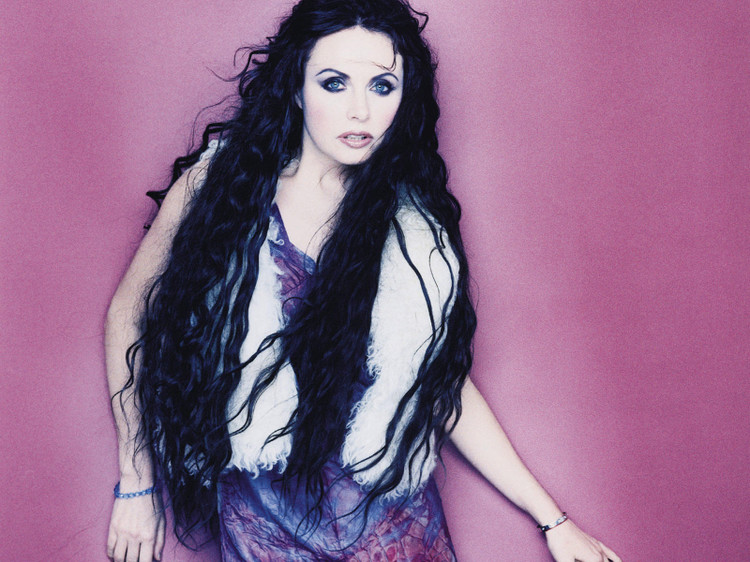  p>莎拉·布莱曼(sarah brightman),1960年8月14日出生于英国伯肯斯特