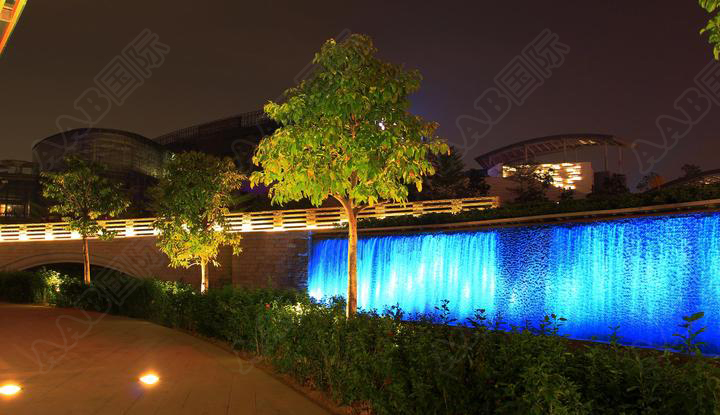  p>led投射灯又叫线型led投射灯等等,因为其外形为