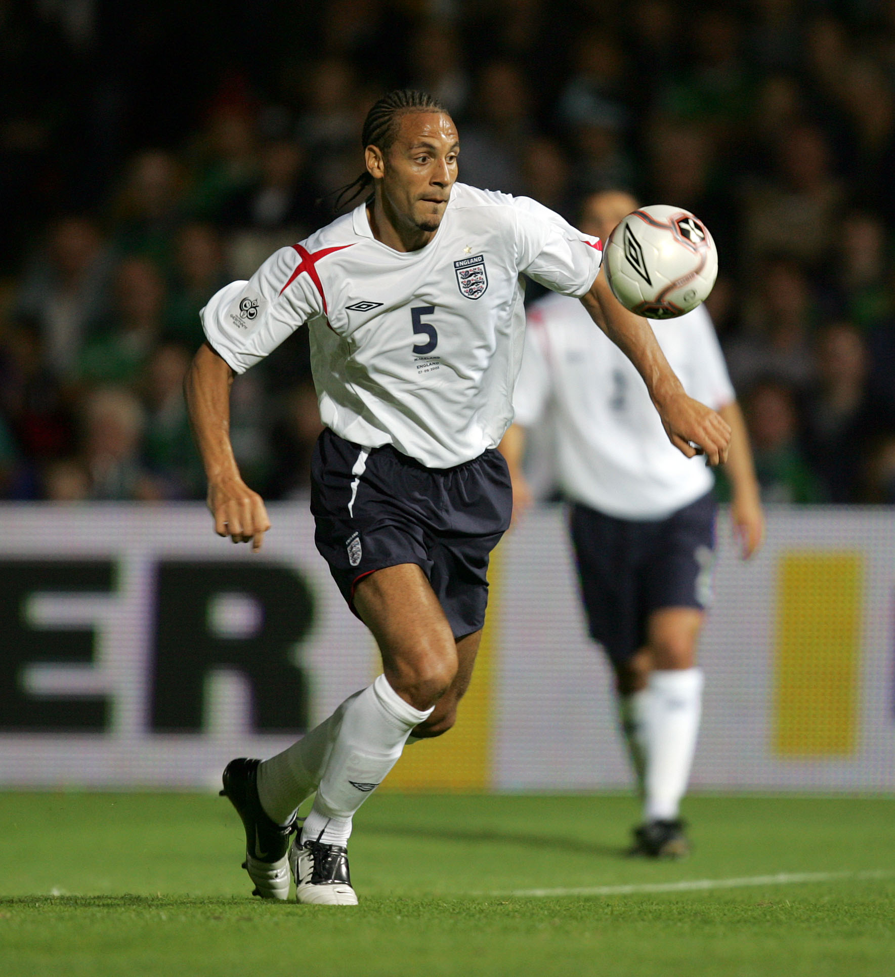  p>里奥·费迪南德(rio ferdinand),全名里奥·加文·费迪南德(rio