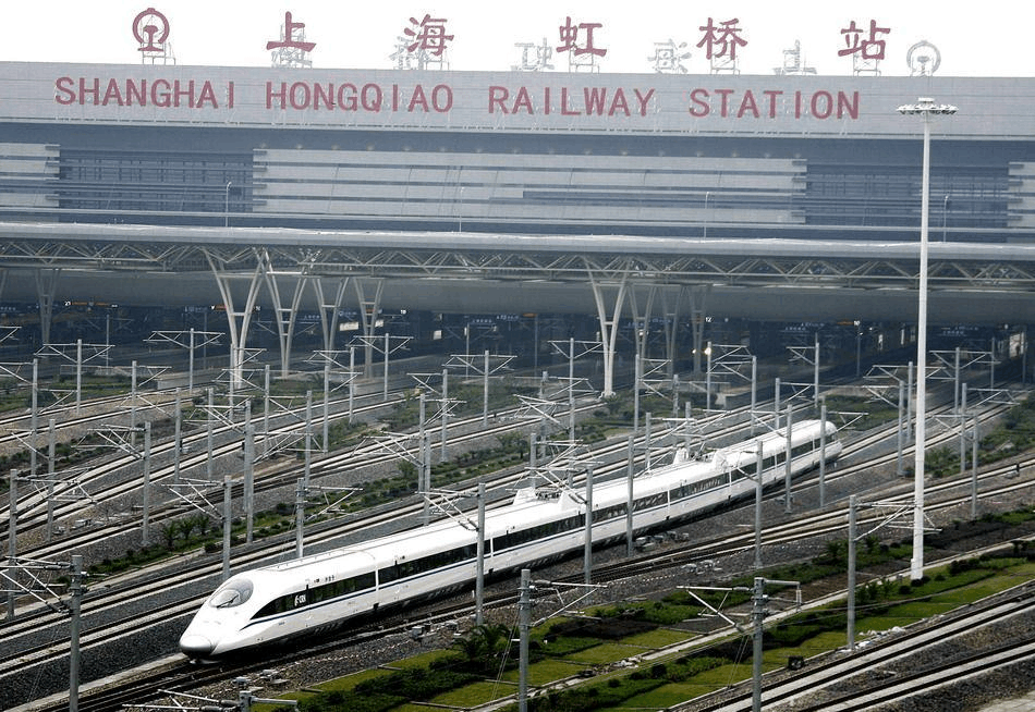  p>上海虹桥综合交通枢纽建设按照"2006年底主体工程全面开工,2009年