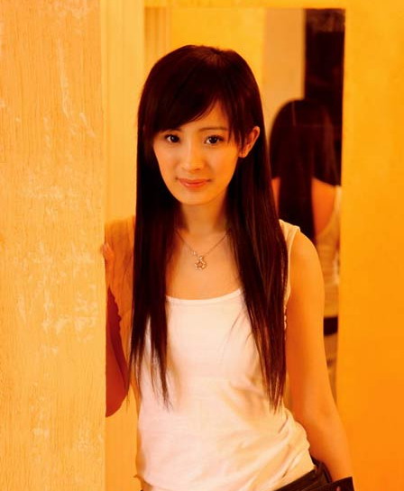  p>杨幂,1986年9月12日出生于北京市,中国内地影视女演员,流行乐歌手