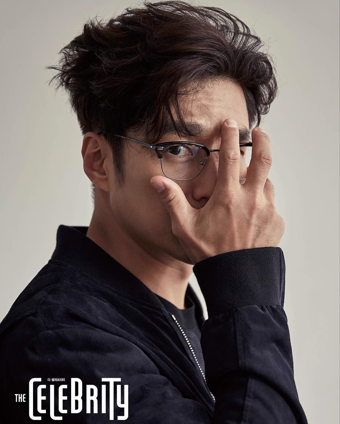  p>池珍熙,1971年6月24日出生于韩国首尔,韩国男演员,毕业于明知专业