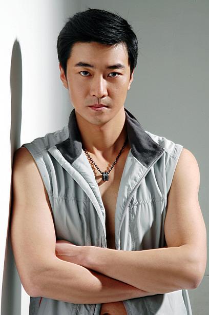  p>李进荣,1975年3月17日出生于湖南,中国男演员,毕业于 a target="