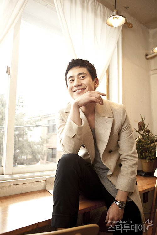  p>申河均(         ,shin ha kyun),1974年5月30日出生于韩国首尔